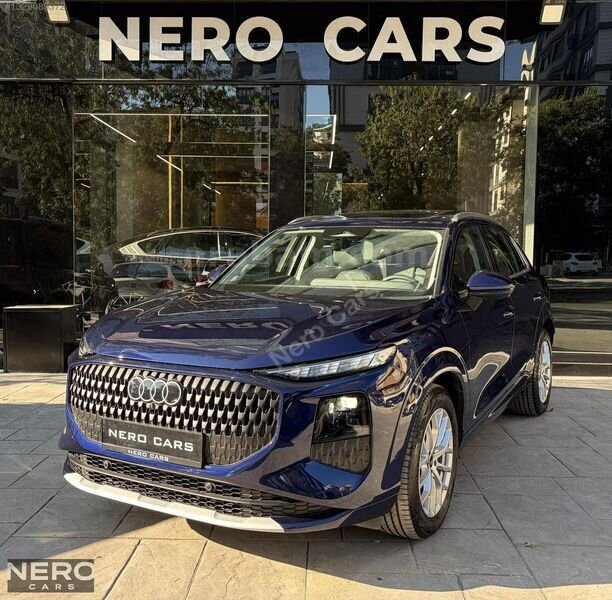 NERO CARS 2025 AUDİ Q3 YENİ KASA ADVANCED CAM TAVNBOYASZ 6.001KM