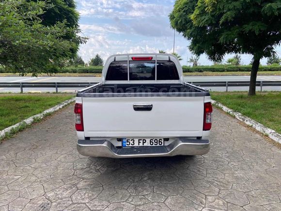 ISUZU DMAX FULL BAKIMLI EKSİKSİZ