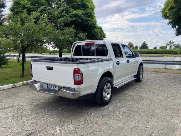 ISUZU DMAX FULL BAKIMLI EKSİKSİZ