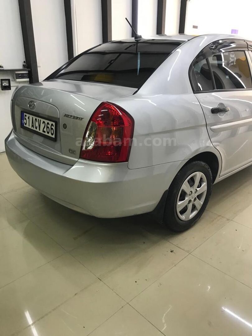 Sahibinden Hyundai Accent Era 1.5 CRDi-VGT Team 2009 Model Mersin 275.000 km Gri 3