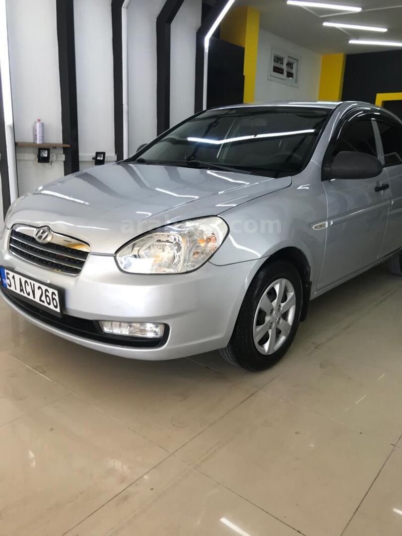 Sahibinden Hyundai Accent Era 1.5 CRDi-VGT Team 2009 Model Mersin 275.000 km Gri 1
