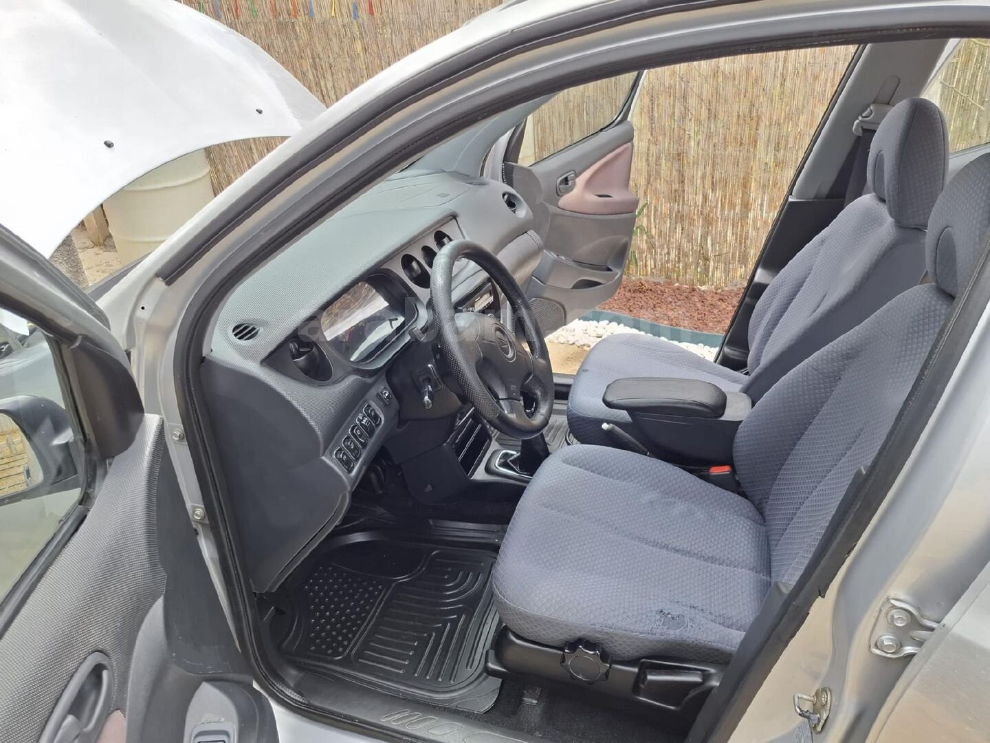 Sahibinden Daihatsu YRV 1.3 Plus 2006 Model Ankara 300.000 km Gri (metalik) 6