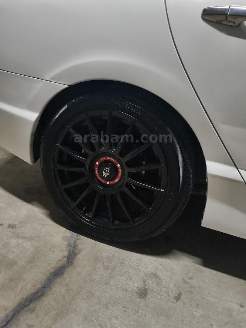 Sahibinden Honda Civic 1.6i VTEC Premium 2012 Model İstanbul 250.000 km Beyaz 7