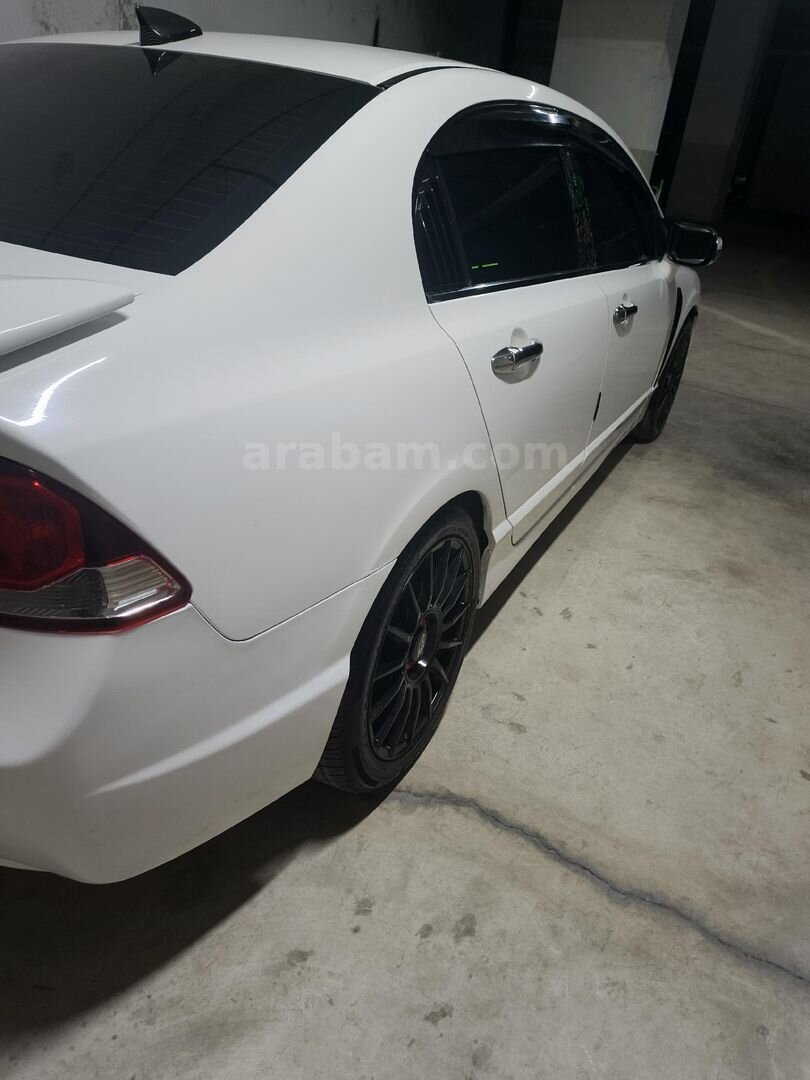 Sahibinden Honda Civic 1.6i VTEC Premium 2012 Model İstanbul 250.000 km Beyaz 6