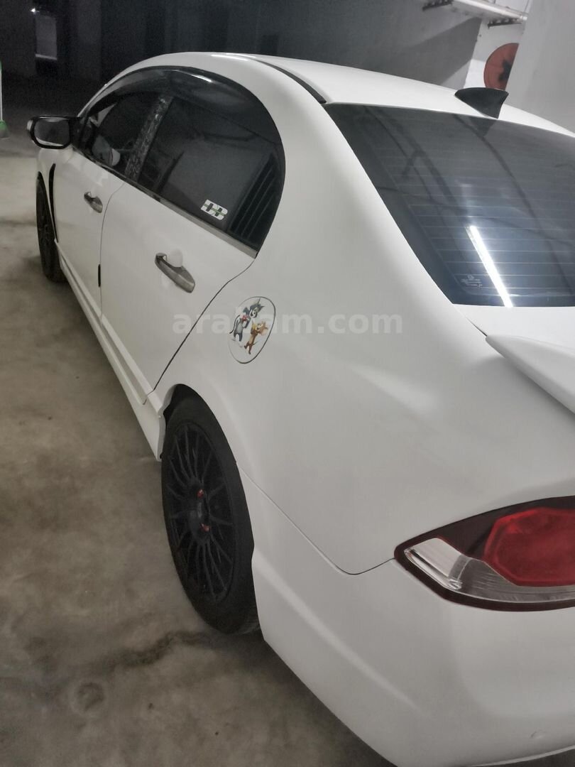 Sahibinden Honda Civic 1.6i VTEC Premium 2012 Model İstanbul 250.000 km Beyaz 5