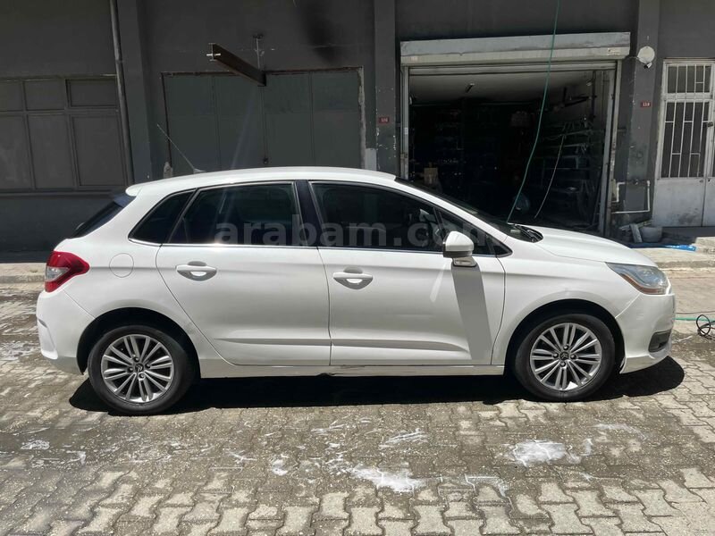 Sahibinden Citroen C4 1.6 e-HDi Confort Plus 2012 Model İstanbul 215.000 km Beyaz
