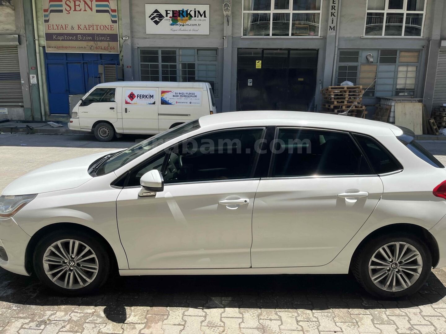 Sahibinden Citroen C4 1.6 e-HDi Confort Plus 2012 Model İstanbul 215.000 km Beyaz 4