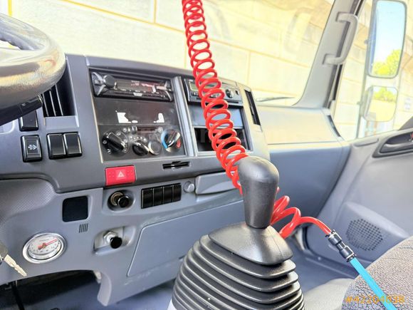 2016 NPR3D 300.000KM DE HATASIZ BOYASIZ İLK SAHİBİNDEN 10 TEKER