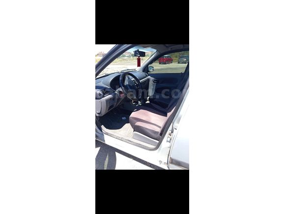 Sahibinden Renault Clio 1.4 RNA 2000 Model