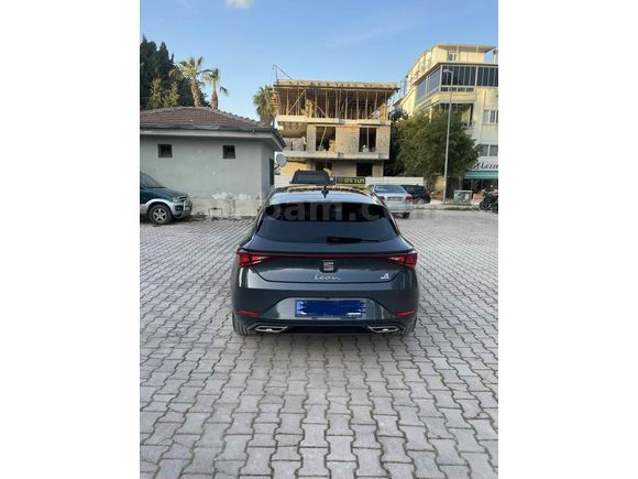 öğretmenden Seat Leon 1.5 eHybrid FR 2025 Model 