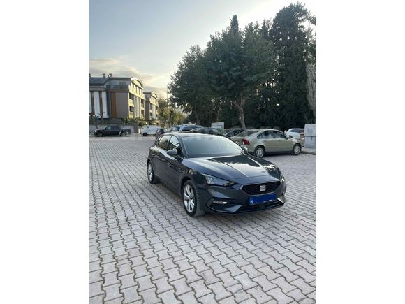 öğretmenden Seat Leon 1.5 eHybrid FR 2025 Model 