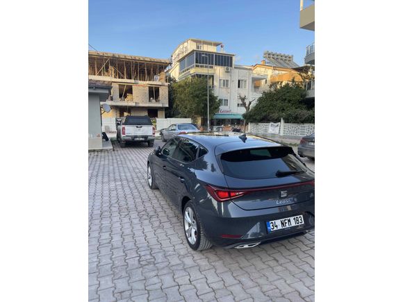 öğretmenden Seat Leon 1.5 eHybrid FR 2025 Model 
