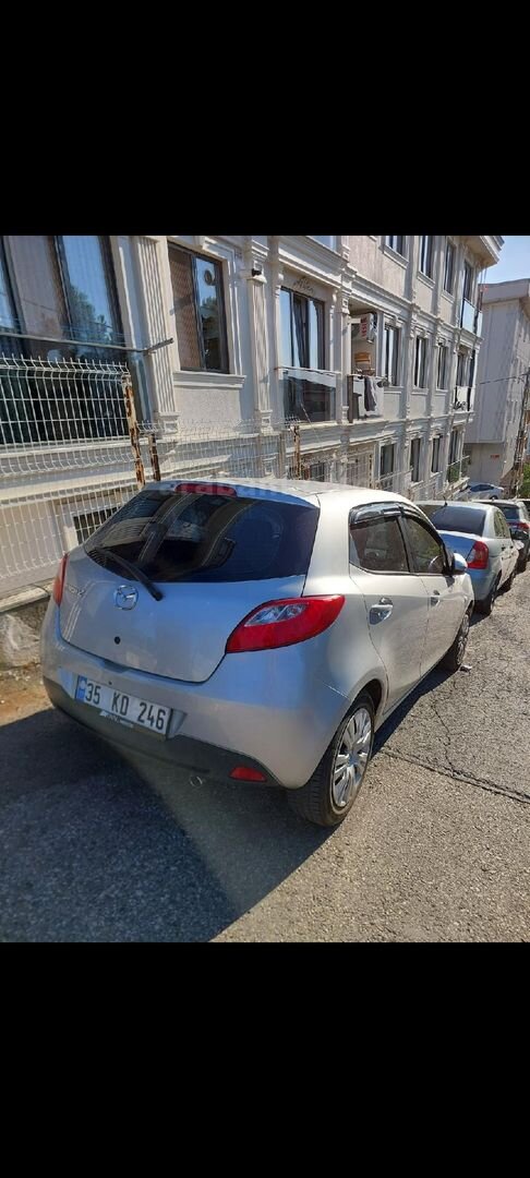 Sahibinden Mazda 2 1.3 Go 2009 Model İstanbul 58.000 km Gri 2