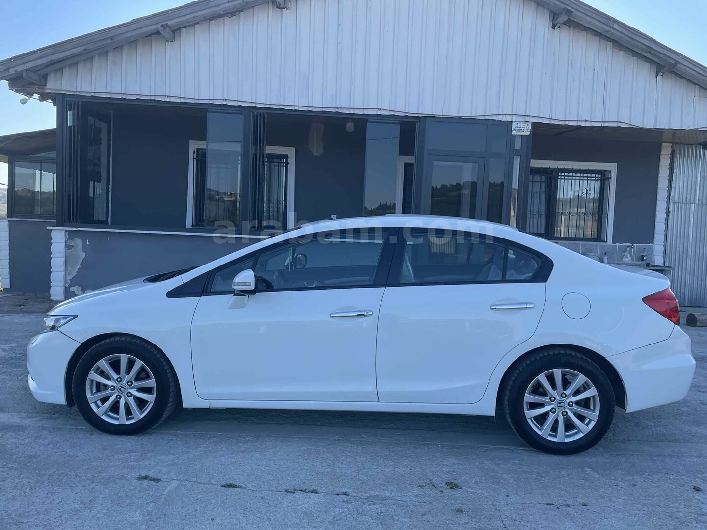 Sahibinden Honda Civic 1.6i VTEC Eco Elegance 2012 Model Kocaeli 70.000 km Beyaz 6