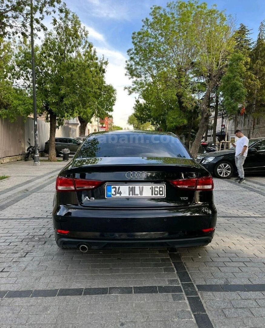 Sahibinden Audi A3 Sedan 1.6 TDI Design Line 2018 Model İstanbul 204.000 km Siyah 4