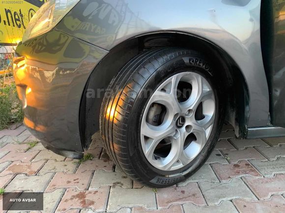 OTOMATİK SADECE 140 BİNDE ÖZEL RENK TEMİZ AİLE ARACI