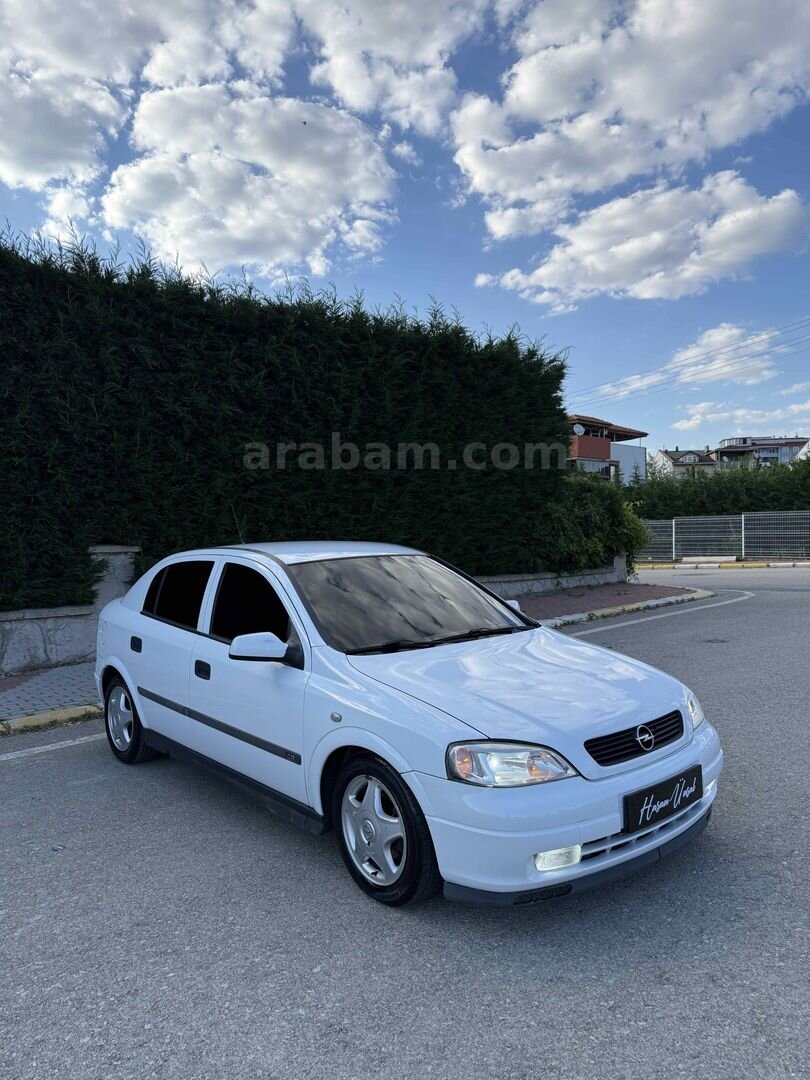 Galeriden Opel Astra 1.6 CD 2000 Model Uşak 300.000 km Beyaz 4