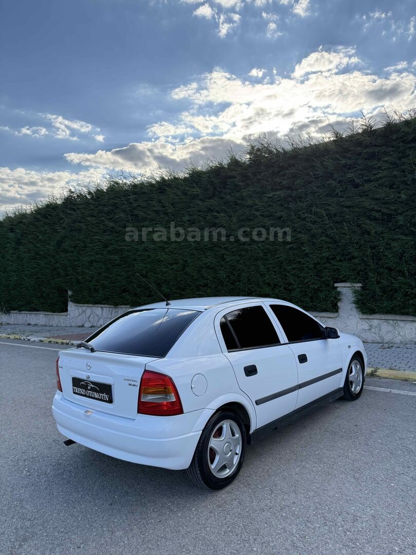 Galeriden Opel Astra 1.6 CD 2000 Model Uşak 300.000 km Beyaz 7