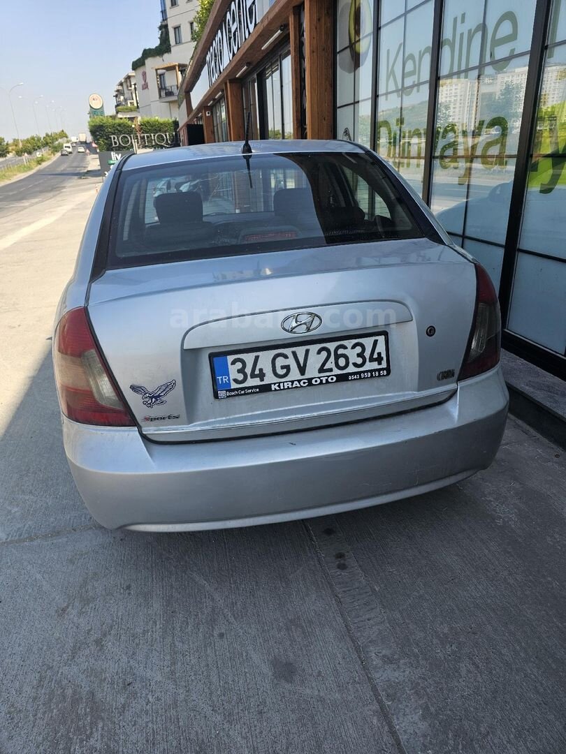 Sahibinden Hyundai Accent Era 1.5 CRDi-VGT Team 2010 Model İstanbul 239.000 km Gri 4