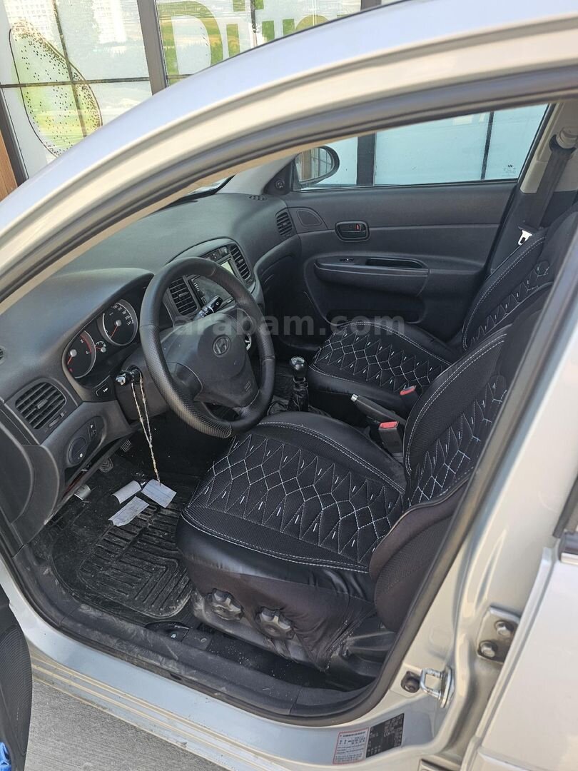 Sahibinden Hyundai Accent Era 1.5 CRDi-VGT Team 2010 Model İstanbul 239.000 km Gri 2