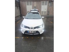 Sahibinden Toyota Auris 1.4 D-4D Premium 2013 Model  235.000 km Beyaz