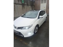 Sahibinden Toyota Auris 1.4 D-4D Premium 2013 Model  235.000 km Beyaz