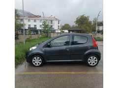 Kadın öğretmenden 82 bin km'de otomotik Peugeot 107