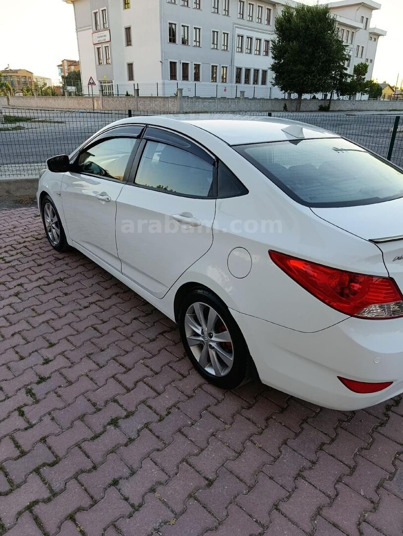 Sahibinden Hyundai Accent Blue 1.6 CRDI Mode Plus 2014 Model 7