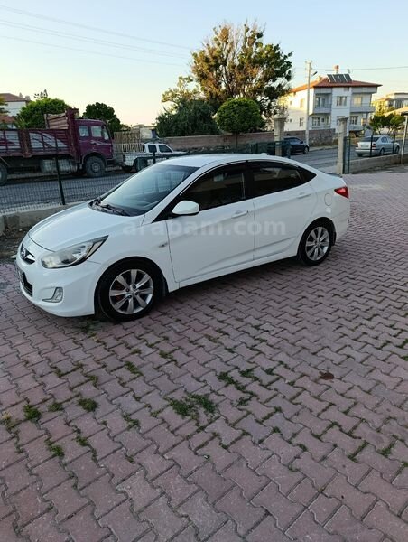 Sahibinden Hyundai Accent Blue 1.6 CRDI Mode Plus 2014 Model