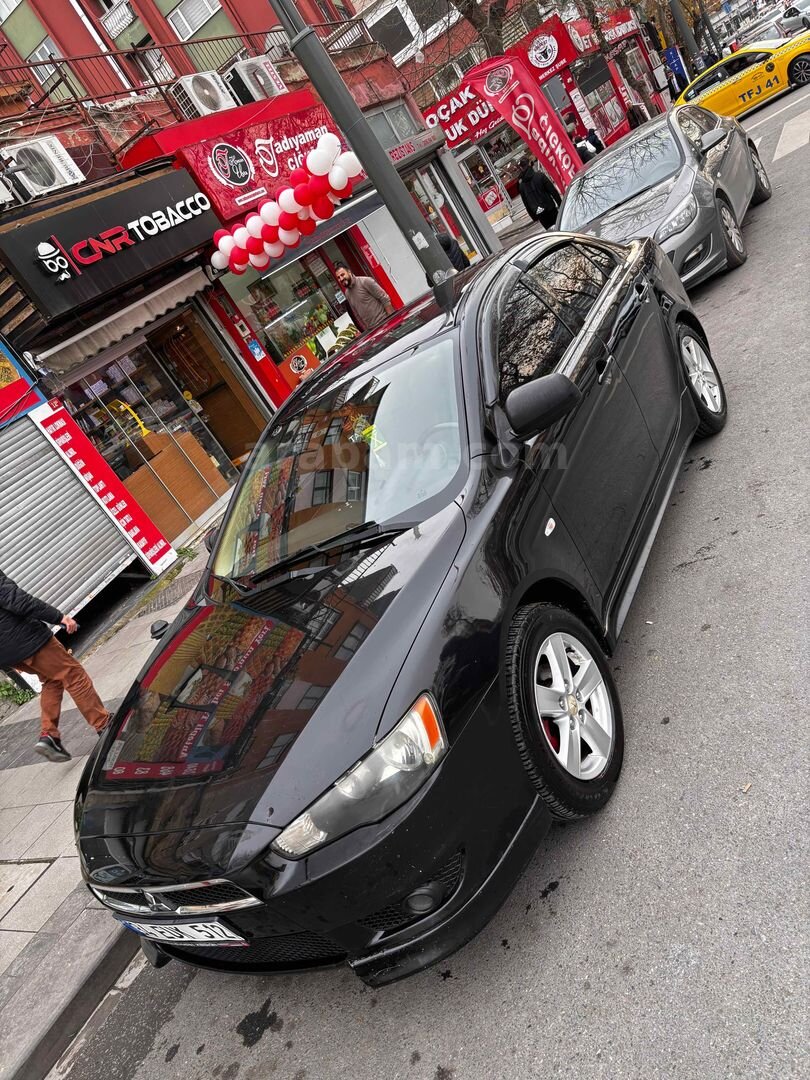 Sahibinden Mitsubishi Lancer 1.5 Invite 2011 Model İstanbul 169.000 km Siyah 1