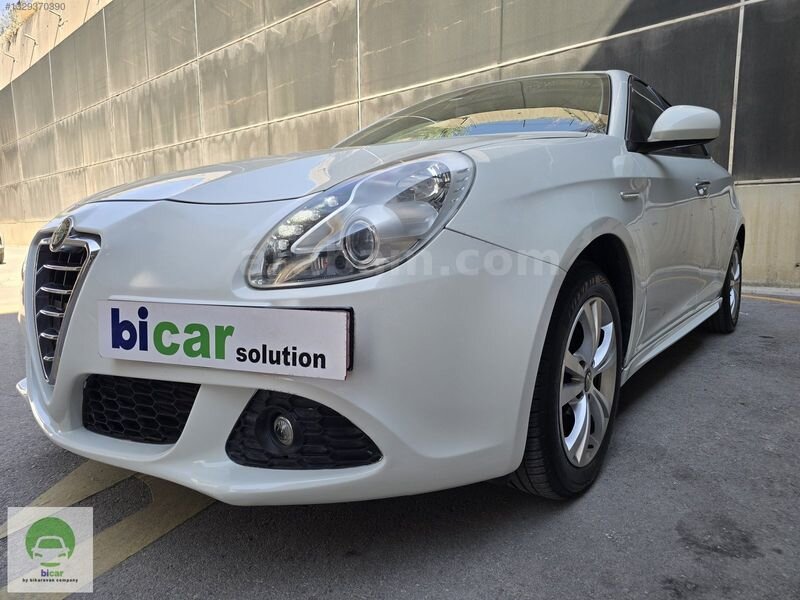 Galeriden Alfa Romeo Giulietta 1.4 TB MultiAir Distinctive 2012 Model Ankara 65.534 km Beyaz