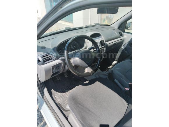 Sahibinden Renault Clio 1.6 RTE 2001 Model