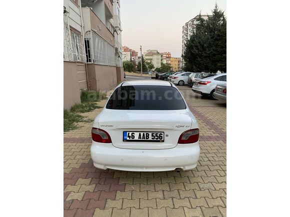 Hyundai accent 1.5 gls klimalı temiz bakımlı