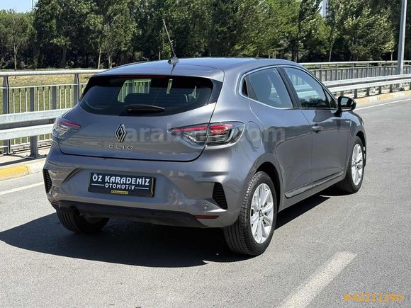 2024 Clio 1.0 Tce 90 Hp Boyasız 60 Bin Km de Çelik Jantlı