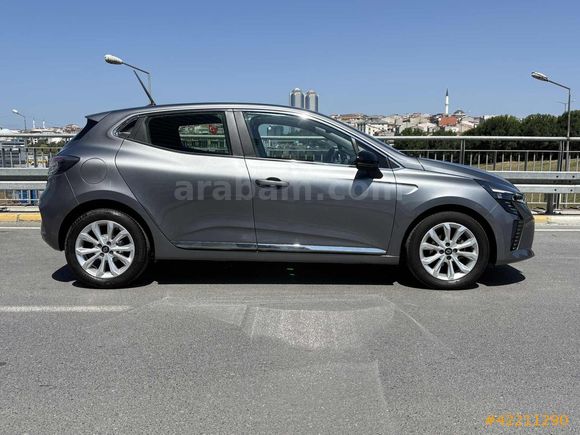 2024 Clio 1.0 Tce 90 Hp Boyasız 60 Bin Km de Çelik Jantlı