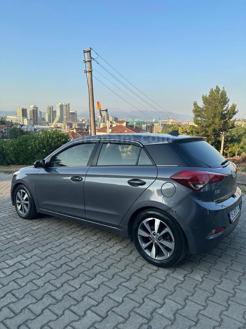 Sahibinden Hyundai i20 1.4 CRDi Style 2017 Model Bursa 176.500 km Gri 7