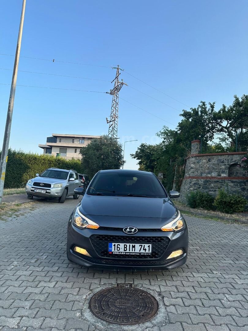 Sahibinden Hyundai i20 1.4 CRDi Style 2017 Model Bursa 176.500 km Gri 6