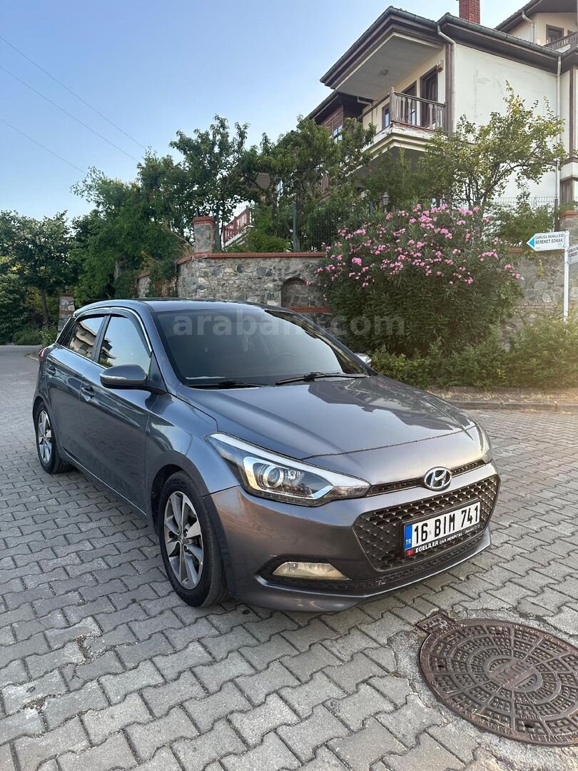 Sahibinden Hyundai i20 1.4 CRDi Style 2017 Model Bursa 176.500 km Gri 3