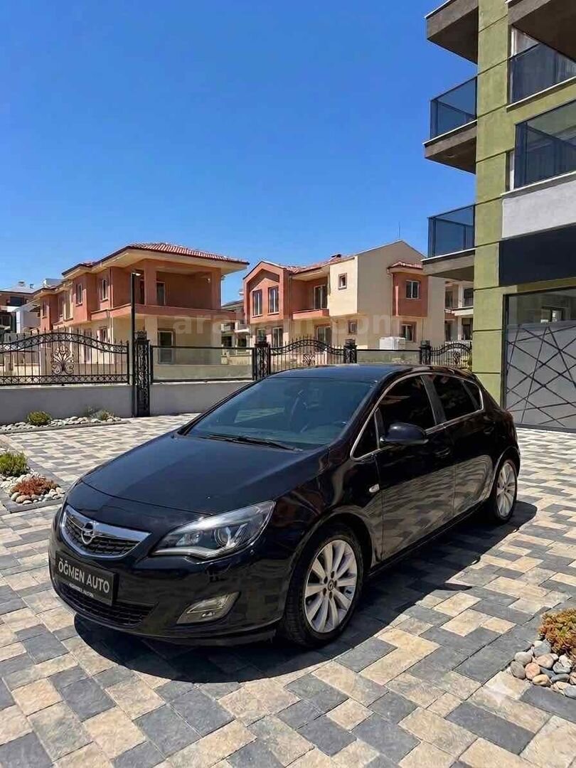 Galeriden Opel Astra 1.6 Cosmo 2010 Model Aydın 235.000 km Siyah 1