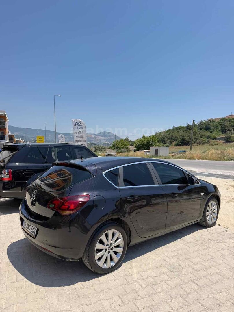 Galeriden Opel Astra 1.6 Cosmo 2010 Model Aydın 235.000 km Siyah 5