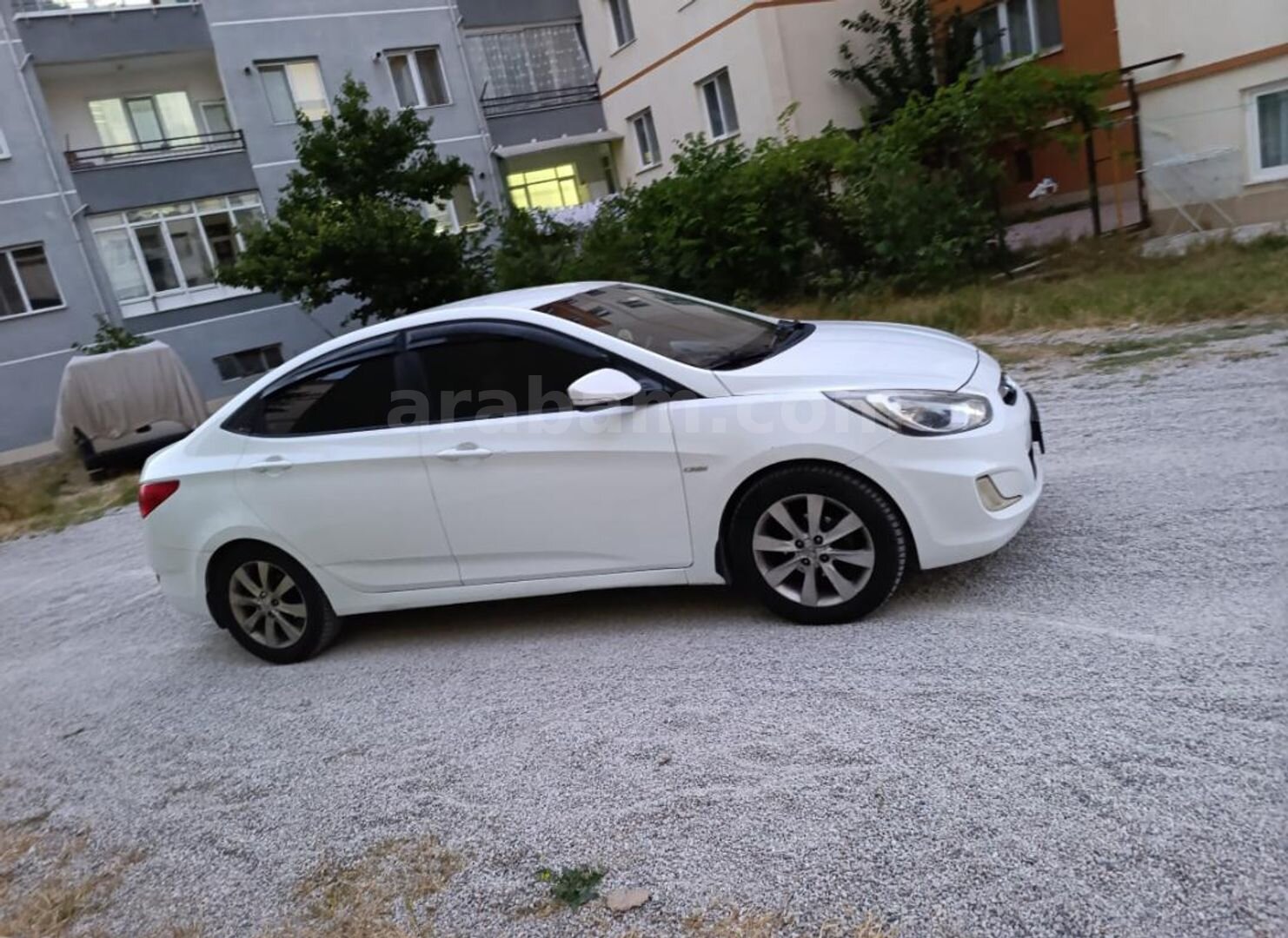Sahibinden Hyundai Accent Blue 1.6 CRDI Prime 2012 Model Çorum 215.000 km Beyaz 1