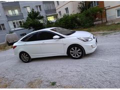Sahibinden Hyundai Accent Blue 1.6 CRDI Prime 2012 Model  215000 km Beyaz