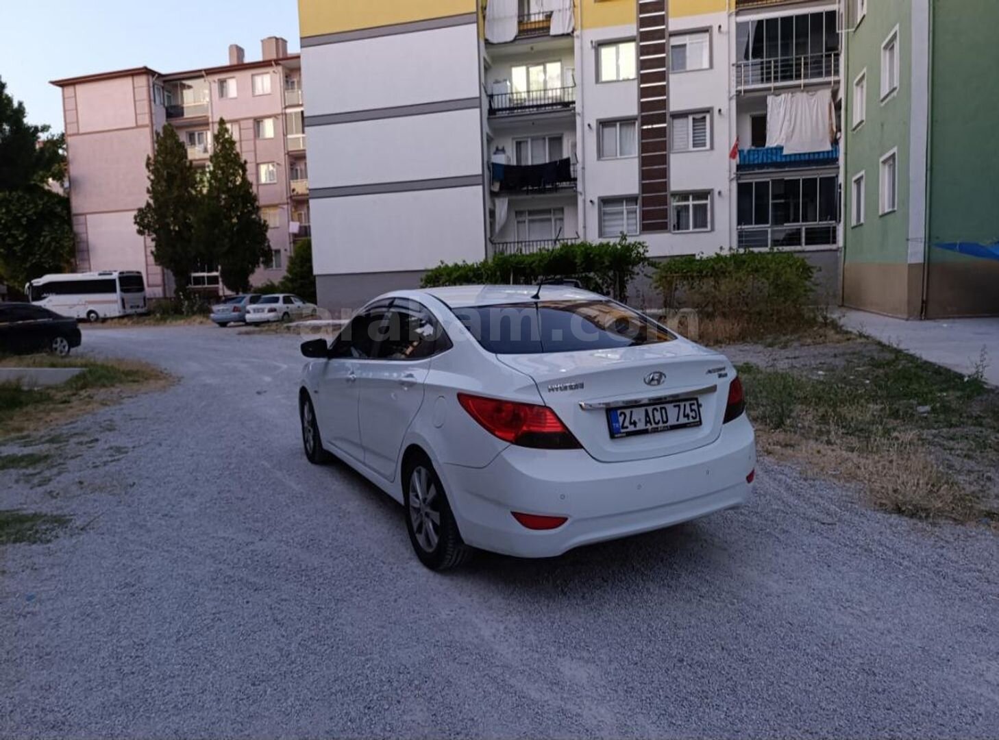 Sahibinden Hyundai Accent Blue 1.6 CRDI Prime 2012 Model Çorum 215.000 km Beyaz 2