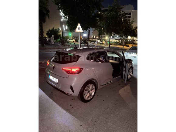 Sahibinden Renault Clio 1.0 TCe Evolution 2023 Model 