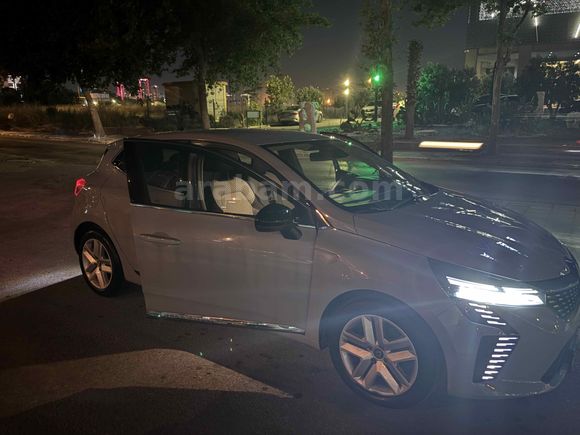 Sahibinden Renault Clio 1.0 TCe Evolution 2023 Model 