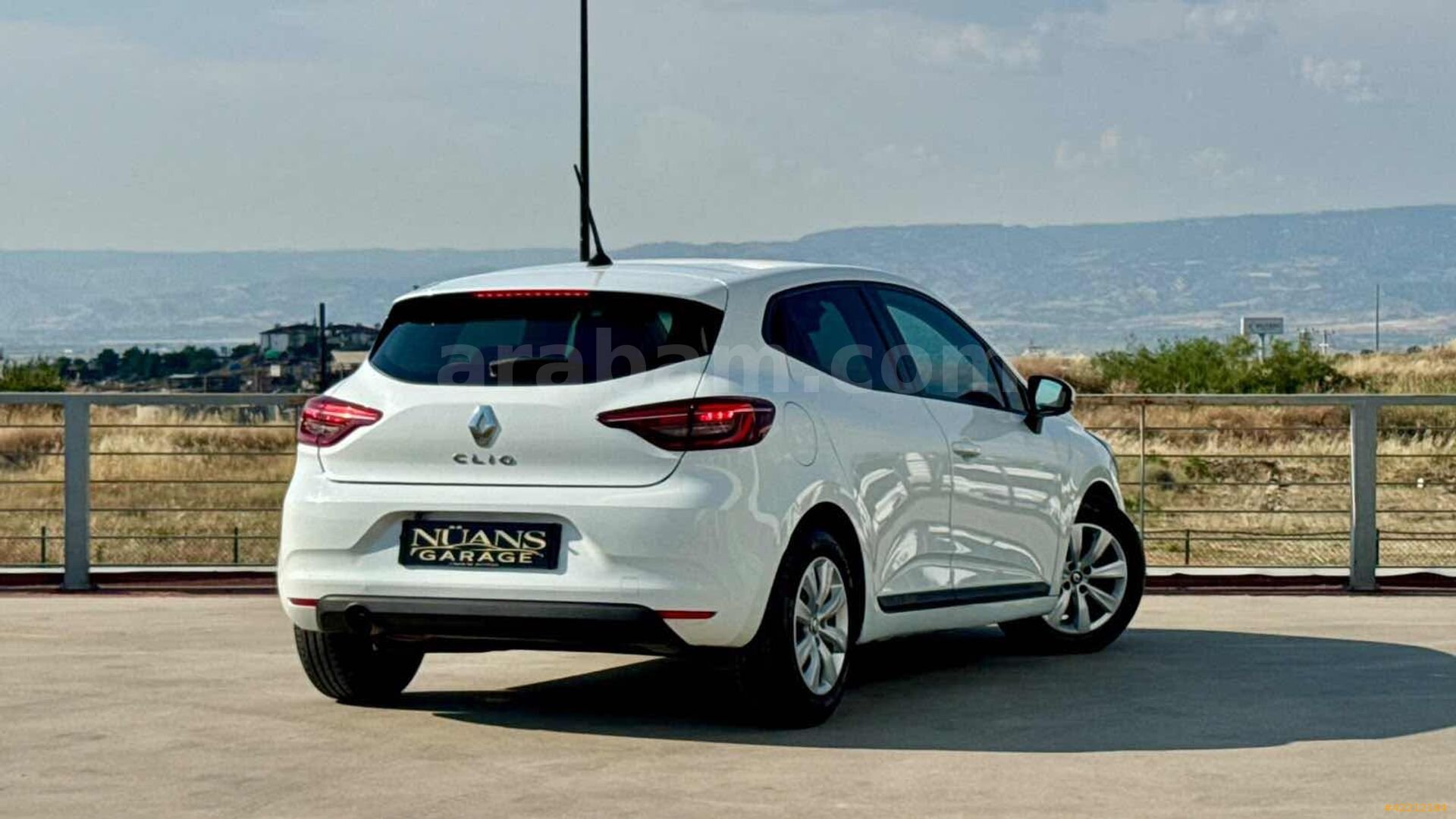 Galeriden Renault Clio 1.0 TCe Joy 2022 Model Denizli 71.000 km Beyaz 4