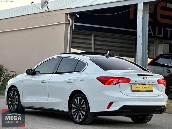 MEGA OTO'DAN 2024 FORD FOCUS 1.5ECOBLUE TİTANİUM STİL''HATASIZ''