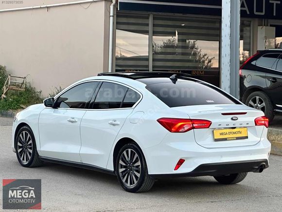 MEGA OTO'DAN 2024 FORD FOCUS 1.5ECOBLUE TİTANİUM STİL''HATASIZ''