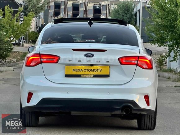 MEGA OTO'DAN 2024 FORD FOCUS 1.5ECOBLUE TİTANİUM STİL''HATASIZ''