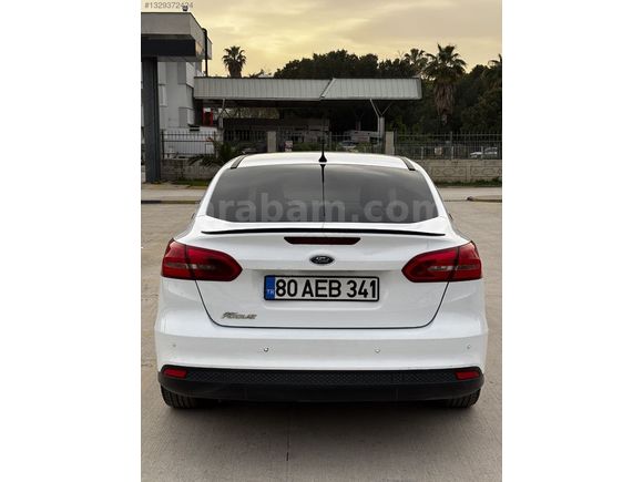 2015 model tek parça boyalı hasar kayıtsız